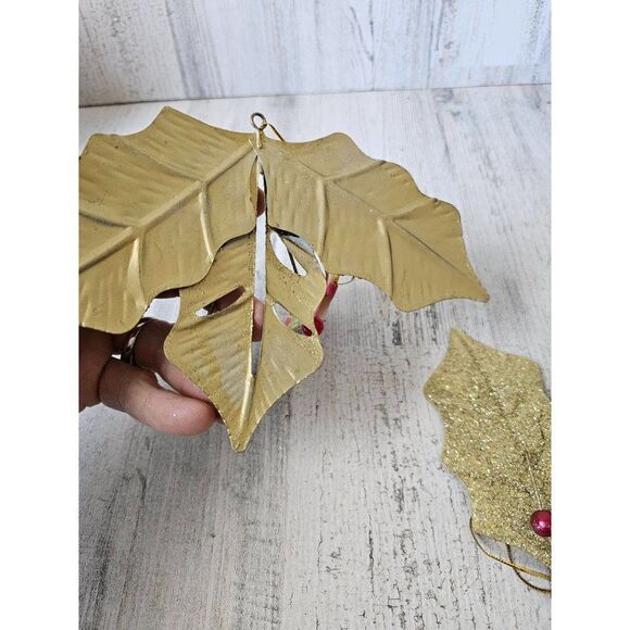 Metal gold poinsettia plant leaf ornament Xmas tree vintage - Picture 4 of 4